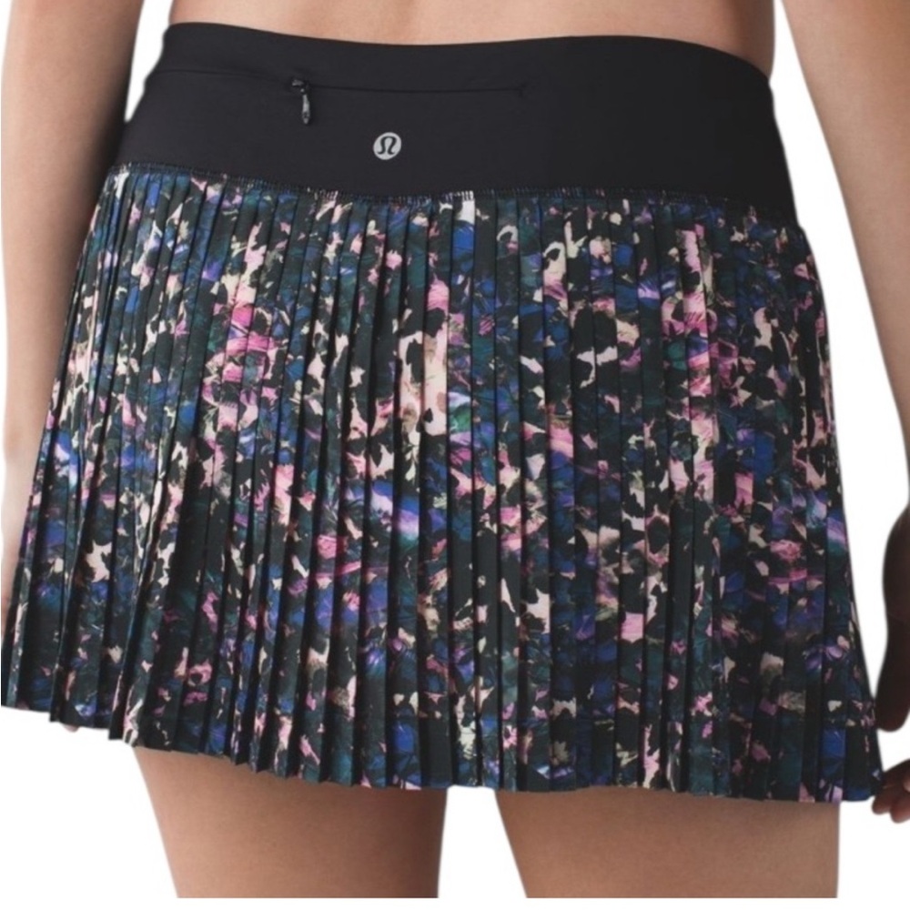 lululemon athletica pleat to street floral backdrop skirt
